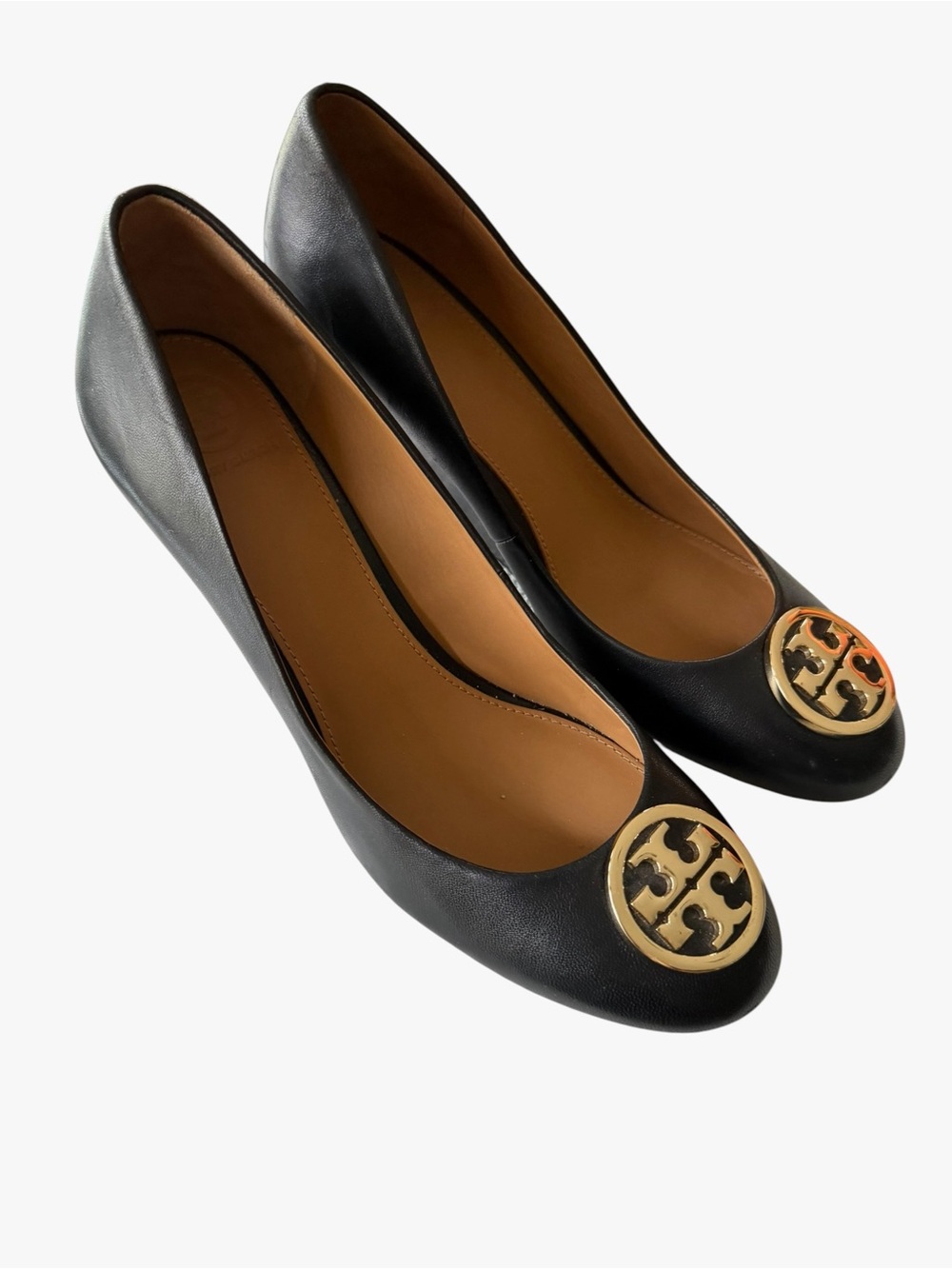 Tory Burch Chelsea Wedge pumps Black Leather with Gold Logo Medallion